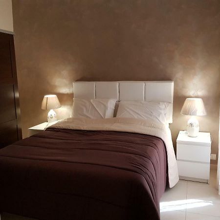 Napoli Royal Flats Villa ภายนอก รูปภาพ