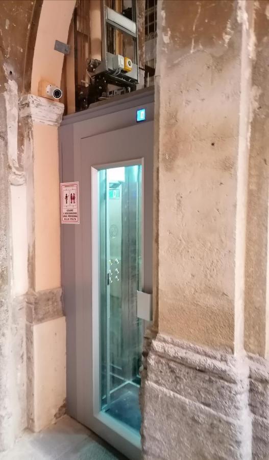Napoli Royal Flats Villa ภายนอก รูปภาพ