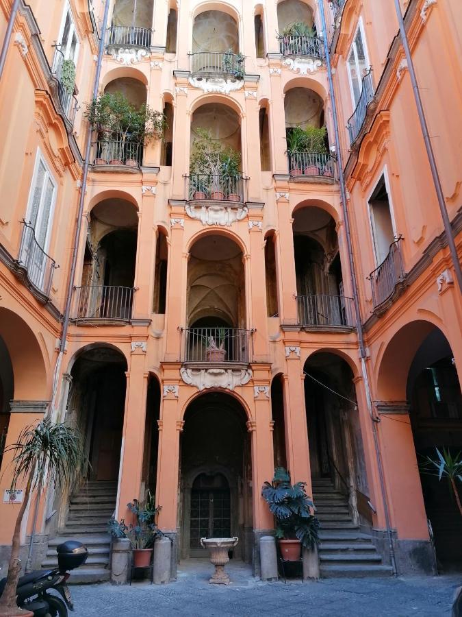 Napoli Royal Flats Villa ภายนอก รูปภาพ