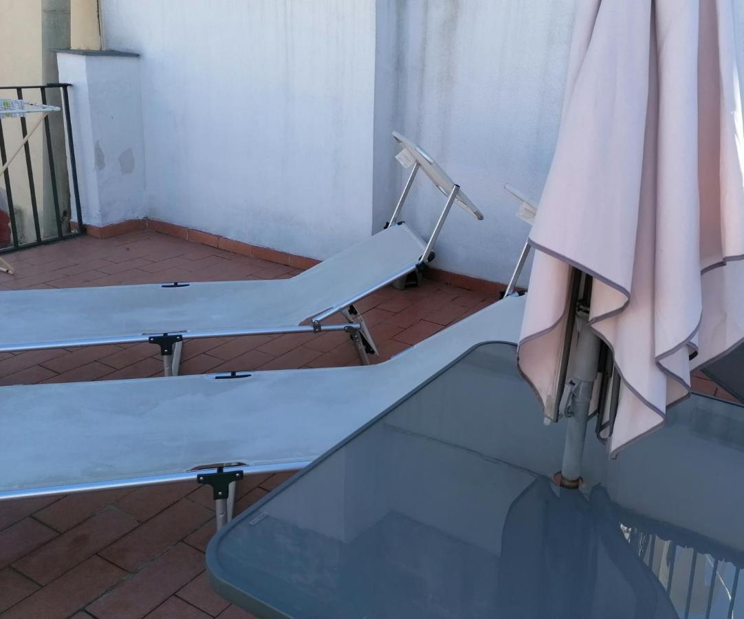 Napoli Royal Flats Villa ภายนอก รูปภาพ