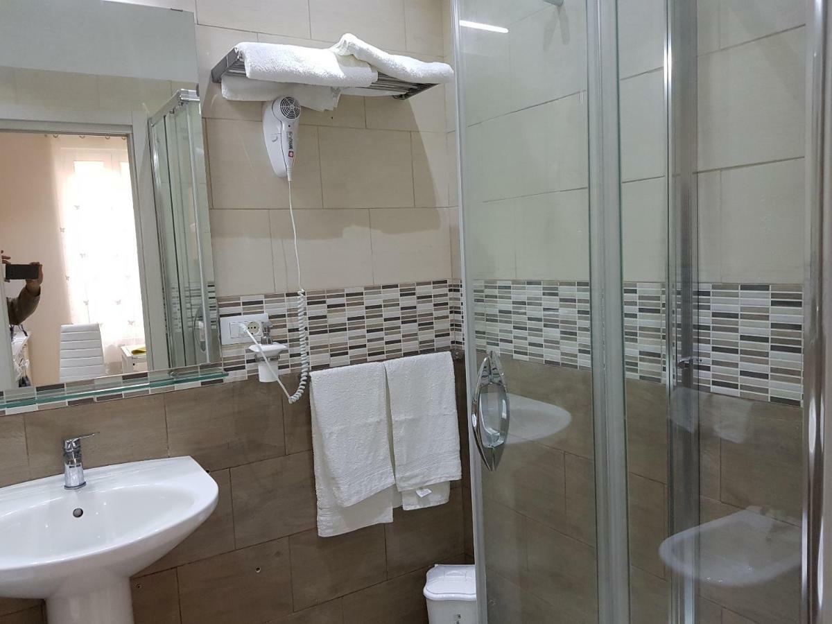 Napoli Royal Flats Villa ภายนอก รูปภาพ