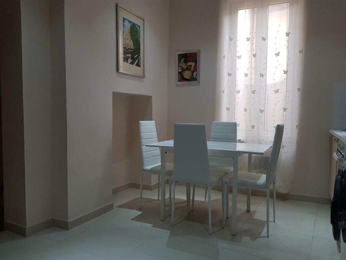 Napoli Royal Flats Villa ภายนอก รูปภาพ
