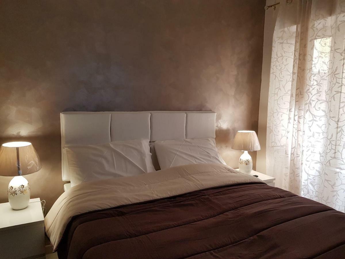Napoli Royal Flats Villa ภายนอก รูปภาพ