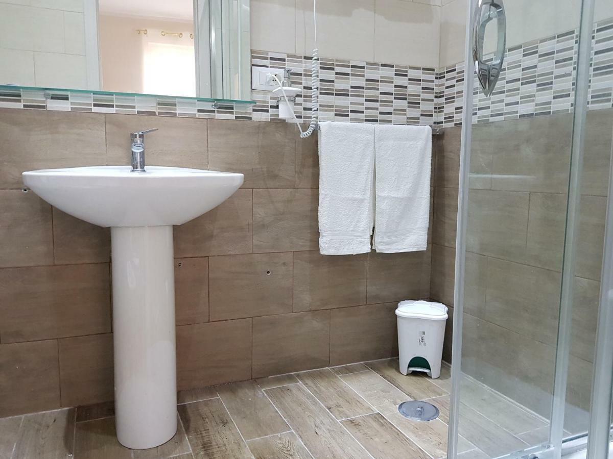 Napoli Royal Flats Villa ภายนอก รูปภาพ